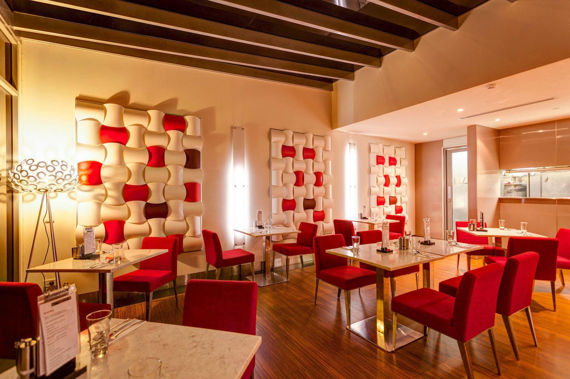 Mantra Charles Hotel لونسيستون المظهر الخارجي الصورة